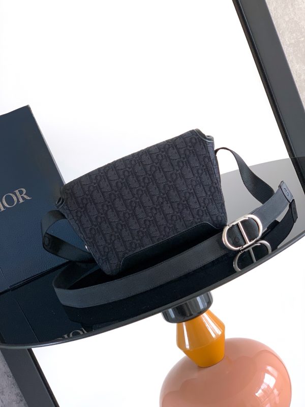This Dior Jett messenger bag was created by Jonathan Anderson for his Dior debut collection