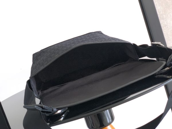 This Dior Jett messenger bag was created by Jonathan Anderson for his Dior debut collection